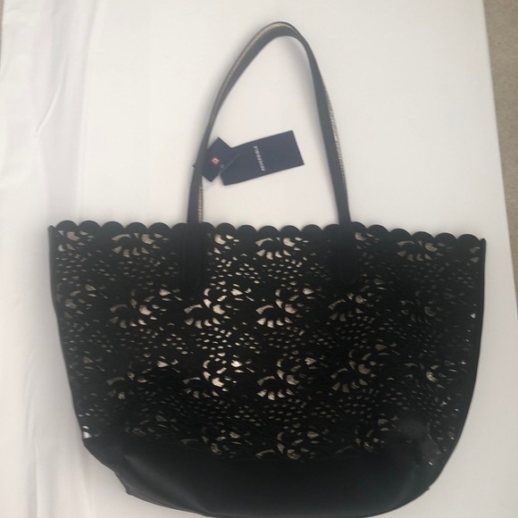NWT Chaps Alivia laser cut reversible over the shoulder bag black & gold light - Picture 2 of 8